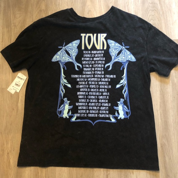 NWT FLEETWOOD MAC TSHIRT - Picture 2 of 3